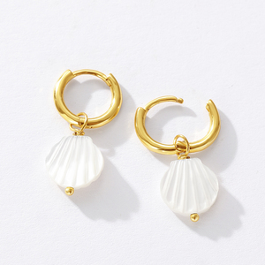 Nagosa grace 925 sterling silver 18k gold vermeil <span class=keywords><strong>madreperla</strong></span> <span class=keywords><strong>orecchini</strong></span> a cerchio con perle per le donne - Product Image 3