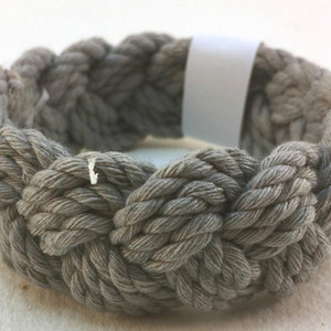 Pulsera de cuerda anudada Hecho a Mano con Amor - Product Image 1
