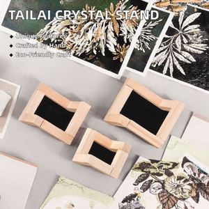 Expositor Pulido Elegante con Rejilla de Cristal para Colección de Gemas Naturales - Product Image 2