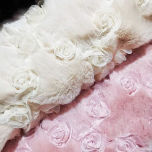 Reciclado 300GSM 3D conejo pila corta bordado esponjoso pila alta tela de felpa pequeño patrón de rosa - Product Image 5