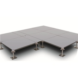 Plancher surélevé en acier et ciment avec finition brute et chemin de câbles pour salles informatiques - Product Image 5
