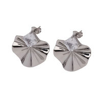 Nouvelles Boucles d'Oreilles Clous Pliées Effet Pétale 2026 – Design Minimaliste de Niche Style Européen (Lot)
