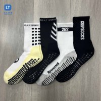 Chaussettes de yoga et de pilates personnalisées à tige haute avec logo sur le dessous pour le football et le soccer