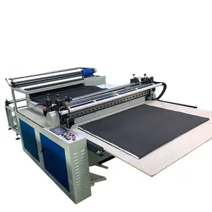 Mesin pemotong besar yang dikontrol komputer otomatis memotong kertas presisi dan efisien