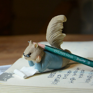 Figurita de ardilla de resina, decoración de animales para sala de estar, escritorio, adorno de bonsái, regalo de cumpleaños - Product Image 3