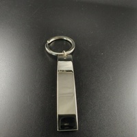 Individuell Bedruckter Flaschenöffner-Schlüsselanhänger aus Zinklegierung Stromlinienförmiges Design Metall-Schlüsselring für Geschäftsförderungsgeschenke