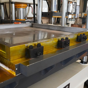 <span class=keywords><strong>Presse</strong></span> à chaud sous toit à double cylindre de 50 tonnes pour le moulage de feuilles de plastique avec chauffage électrique et contrôle de la température - Product Image 4