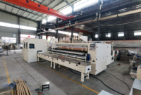 Ligne de production automatique de machines à fabriquer des rouleaux de papier toilette