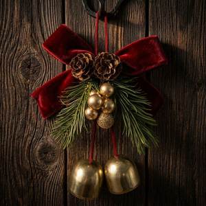 Elegante y Popular Lazo Rojo de Terciopelo para Navidad con Campanas, Piñas y Adornos Hechos a Mano, Suaves, de 18 cm, AP133A, Decoración Festiva Personalizada para Árbol de Navidad - Product Image 4