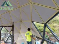 Dôme géodésique triangulaire en verre trempé Tourle pour salons professionnels, fêtes et centres de villégiature en extérieur