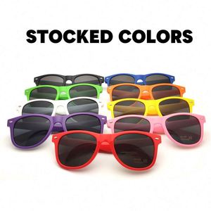 Lunettes de soleil en plastique pas chères avec ouvre-bouteille, étui à lunettes, logo personnalisé - Product Image 2