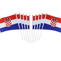 Drapeau croate personnalisé anti-plis imprimé numériquement 14*21cm en polyester, drapeau rectangulaire à main avec mât en plastique pour match de football et loisirs
