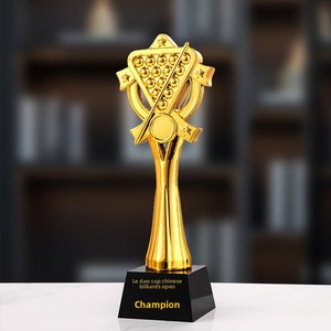 Spedizione Immediata: Trofeo in Cristallo Personalizzato per Tornei di Snooker e Biliardo a Otto e Nove Palle - Piccola Statua Dorata - Product Image 4
