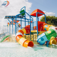 Fabricant et concepteur d'équipements de jeux aquatiques commerciaux sur mesure, toboggans en fibre de verre et piscines aquatiques, parcs aquatiques.