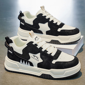 Men's Shoes 2025 New Breathable Leather Skateboarding Shoes Thick Sole Sports Breathable Casual Shoes Youth Walking Style Shoes - Product Image 2