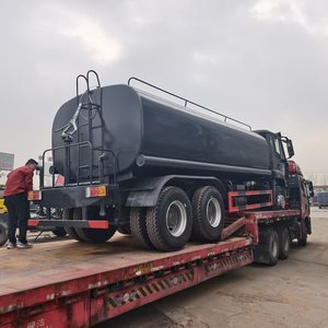 Camion-citerne à eau Sinotruck Howo d'occasion, réservoir de 20000 L, 10 roues, en vente - Product Image 6