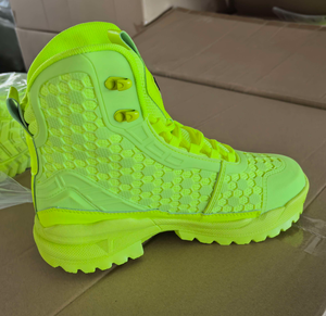 Botas tácticas de caña alta AS33 5AA de malla transpirable, color verde neón, suela antideslizante, ligeras y cómodas, para combate y actividades al aire libre. - Product Image 1