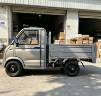 Nouveau modèle de mini camionnette électrique, véhicule à énergie nouvelle avec cabine fermée et carrosserie ouverte, camion de transport électrique à 4 roues pour usage agricole