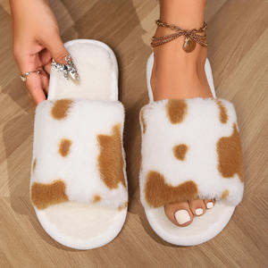 Wholesale Funny Cute Indoor <b>Home</b> Cow Plush for <b>Slippers</b> for Women Cushioning Open Toe Design for Winter Summer and Autumn Season - Product Image 6
