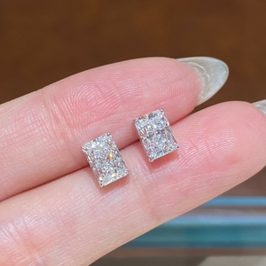 เครื่องประดับเพชร Aazuo 18K เพชรเลี้ยงในห้องปฏิบัติการ ดีไซน์คลาสสิก รูปทรงต่างๆ ตัวเรือนแบบกรงเล็บ 2.0 กะรัต ต่างหูแบบติดหู 1 คู่ ของขวัญสำหรับผู้หญิง สวมใส่ได้ทุกวัน - Product Image 2