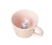 Großhandel Hengfei Keramik Porzellan Steinzeug 3D Hasen-Becher mit individuellem Logo, versteckter Hase, Oster-Kaffeetasse, spülmaschinen- und mikrowellengeeignet