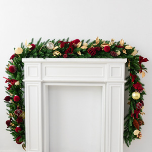Guirlande de Noël artificielle pré-éclairée LINGKAI avec boules bordeaux, feuilles dorées, nœuds et lumières LED pour cheminée, cadre de porte, décoration de fêtes - Product Image 3