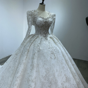 Robes de mariée blanches de luxe sans manches avec traîne et manches amovibles Wm24 - Product Image 3