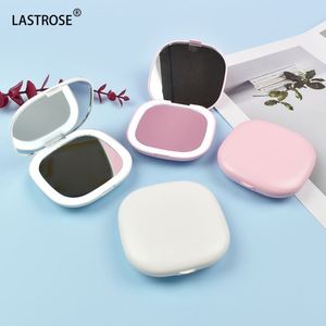 Espejo de Mano con Iluminación LED de 2 Lados, Brillo Ajustable, Carga USB, Diseño Plegable y Portátil para Pinzas de Pestañas - Product Image 4