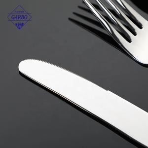 Set di Posate Garbo in Acciaio Inox 430 (18/0) con Finitura Lucida, Design Contemporaneo, Manico Largo, <span class=keywords><strong>Cucchiaino</strong></span> da Tè in <span class=keywords><strong>Argento</strong></span> - Product Image 3