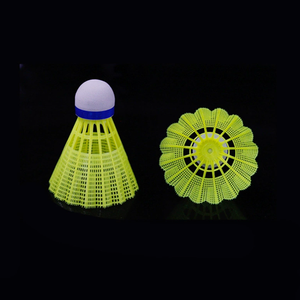 Suministro de fábrica Bola de plumas <span class=keywords><strong>a</strong></span> prueba de viento Entrenamiento de aprendizaje al aire libre Bádminton Nylon - Product Image 6