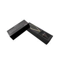 Tube de rouge à lèvres de luxe noir en plastique avec pompons, personnalisable pour votre marque, collection 2026