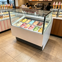 Vitrine Réfrigérée Italienne Monotempérature pour Crèmes Glacées – Élégant Réfrigérateur à Gelato pour Affichage des Prix