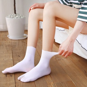 Chaussettes <span class=keywords><strong>Tabi</strong></span> élastiques à deux orteils, chaussettes à volants pour sandales japonaises, assorties pour hommes, femmes, unisexe - Product Image 4