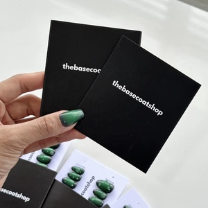 Carte de présentation personnalisée pour faux ongles à presser (mains et pieds) avec pochette en papier - Product Image 6