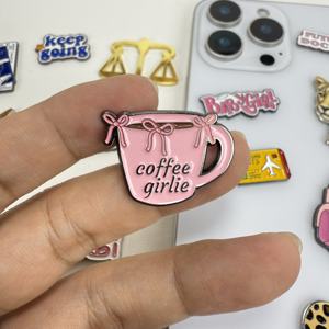 Индивидуальные гравированные современные металлические мягкие эмалевые модные наклейки с пользовательским логотипом из Китая для различных случаев и использования телефона - Product Image 6