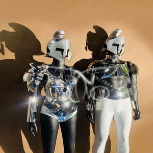 Costume de scène de danse de club de nuit pour homme musclé personnalisé, spectacle de <span class=keywords><strong>cavalier</strong></span>, performance de chevalier, costume d'Halloween, armure, casque, chanteur de fête - Product Image 2