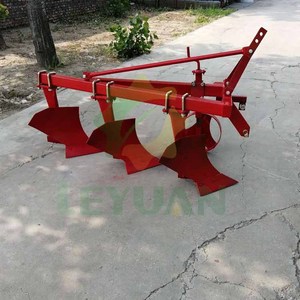 Arado Personalizable de 3 Palas Rojo, Equipo Agrícola para Uso con Tractor - Product Image 1