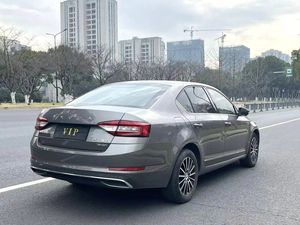 Voitures d'occasion <span class=keywords><strong>Skoda</strong></span> <span class=keywords><strong>Octavia</strong></span> <span class=keywords><strong>2019</strong></span> 1.2T LHD Automatique Toit ouvrant électrique Caméra de recul Régulateur de vitesse En stock à vendre - Product Image 6