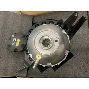 Depósito de refrigerante de aleación de aluminio BMW 17138614293 para la serie 5 F18F07F10, tanque de expansión - Product Image 1