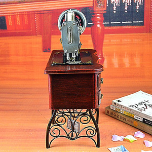 미니 빈티지 락워크 레트로 재봉틀 모델 금속 공예 어린이 장난감 레트로 생일 선물 홈 데코 - Product Image 4