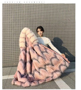 Trench invernale da donna <span class=keywords><strong>con</strong></span> <span class=keywords><strong>cappuccio</strong></span> in finta <span class=keywords><strong>pelliccia</strong></span> di procione <span class=keywords><strong>con</strong></span> motivo Plaid intrecciato <span class=keywords><strong>con</strong></span> bottoni lunghi in <span class=keywords><strong>pelliccia</strong></span> di volpe Parka - Product Image 3