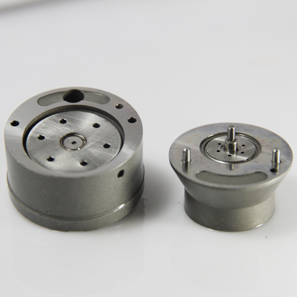 Original Genuine Control Solenoid Valve 7135588 Common Rail Injector Control Valve 7135-588 For  VOLVO