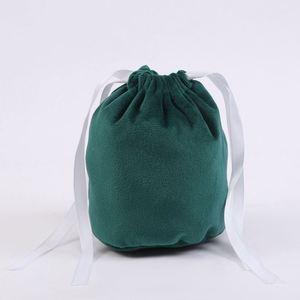 Bolsa de Terciopelo Roja y Verde Personalizada con Cordón para Regalos de Navidad, Bodas y Manualidades - Product Image 5