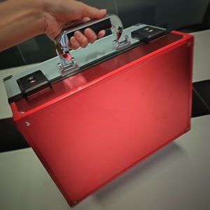Boîte de présentation robuste pour cartes à collectionner OCG, style classique de luxe, en stock et prête à être expédiée - Product Image 2