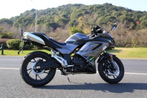 Motocicleta de Carreras de 400 cc, Motocicleta Pesada, Vehículos de Competición, Vehículos Deportivos - Product Image 2