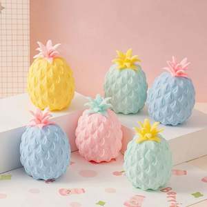 Balle anti-stress amusante en forme d'ananas - Jouet sensoriel à presser pour soulager l'anxiété, cadeau de farce pour la salle de classe/le bureau - Product Image 1