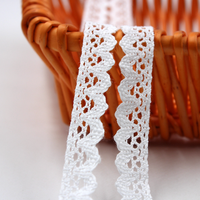 Garniture en dentelle de broderie Guipure de fleur de lait élevée décorée pour les ventes de robes Garniture en dentelle ecclésiastique