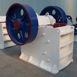 Trituradora de Mandíbulas Portátil PE250x400 con Motor Central, Equipo de Trituración de Mineral de Oro de Alta Eficiencia para Minería <span class=keywords><strong>Artesanal</strong></span> en África - Product Image 1