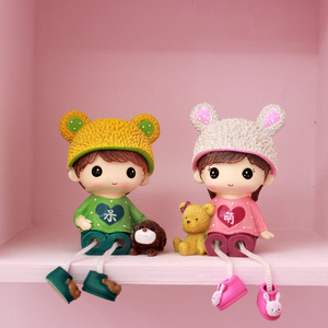 Poupées de couple suspendues amusantes et mignonnes en résine, style dessin animé, pour la décoration de la maison et les bibelots de nouvelle maison - Product Image 5