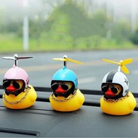 Venta al por Mayor de Decoraciones para Autos, Adornos de Patos Amarillos de Goma, Mini Cascos Lindos, Adornos de Patos para Autos de Fabricantes